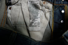 Load image into Gallery viewer, Vintage Levi's Jeans | 32/34
