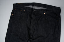 Load image into Gallery viewer, Vintage Levi's Jeans | 40/32