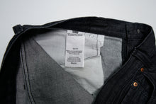 Load image into Gallery viewer, Vintage Levi's Jeans | 40/32