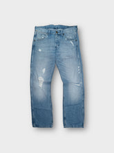 Load image into Gallery viewer, Vintage Wrangler Jeans | 33/32