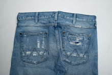 Load image into Gallery viewer, Vintage Wrangler Jeans | 33/32