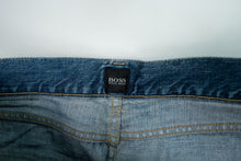 Load image into Gallery viewer, Hugo Boss Jeans | 34/36