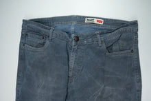Load image into Gallery viewer, Vintage Levi's Jeans | 38/34