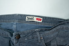 Load image into Gallery viewer, Vintage Levi's Jeans | 38/34