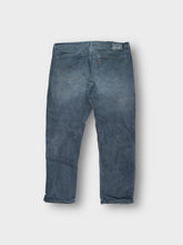 Load image into Gallery viewer, Vintage Levi's Jeans | 38/34