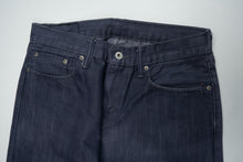 Load image into Gallery viewer, Vintage Levi's Jeans | 32/34