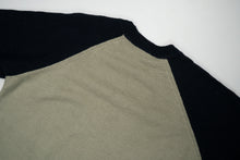 Load image into Gallery viewer, Vintage Lacoste Knit Sweater | L