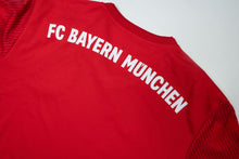 Load image into Gallery viewer, Adidas FC Bayern 18-19 Jersey | L