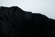 Load image into Gallery viewer, Vintage Nike Manchester United 02-03 Van Nistelrooy Training Shirt | XL