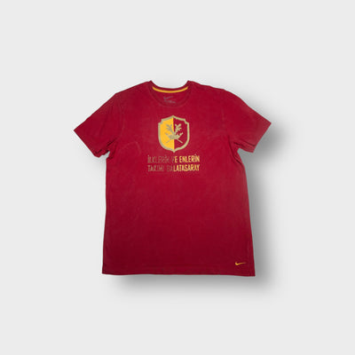 Red Nike Galatasaray T-Shirt with yellow crest chest graphic print and embroidered logo
