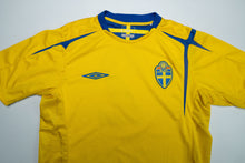 Load image into Gallery viewer, Umbro Sweden Jersey | M