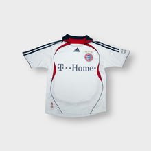 Load image into Gallery viewer, Adidas FC Bayern 06-07 Jersey | D164 / XS