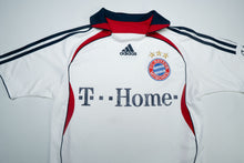 Load image into Gallery viewer, Adidas FC Bayern 06-07 Jersey | D164 / XS