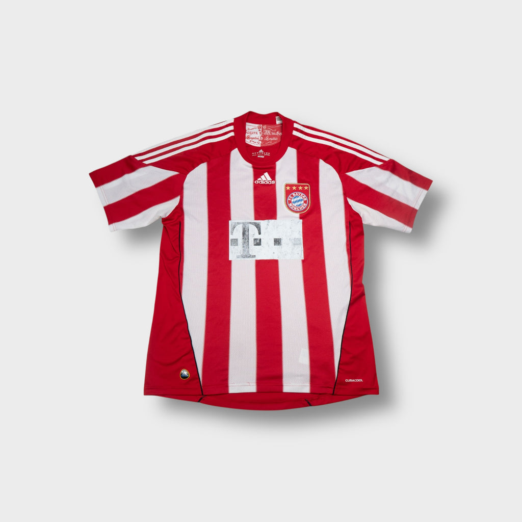 Adidas FC Bayern München football shirt in white and red with club crest embroidered on the chest