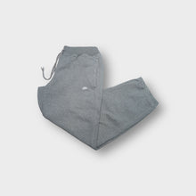 Load image into Gallery viewer, Vintage Nike Sweatpants | L