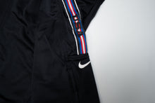 Load image into Gallery viewer, Vintage Nike USA Trackpants | XL