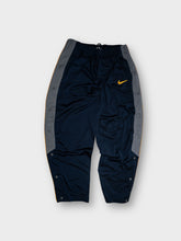 Load image into Gallery viewer, Vintage Nike Trackpants | L