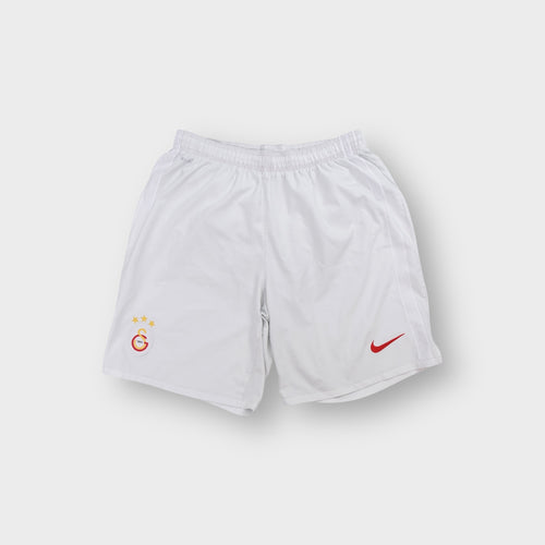 Nike Galatasaray shorts in white featuring an embroidered red Swoosh and club crest