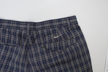 Load image into Gallery viewer, Vintage Nike Golf Shorts | M