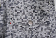 Load image into Gallery viewer, Vintage Levi's Cargo Shorts | W36