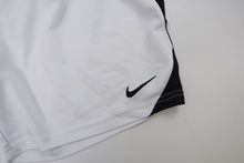 Load image into Gallery viewer, Vintage Nike Shorts | M