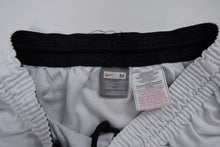 Load image into Gallery viewer, Vintage Nike Shorts | M