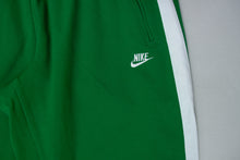 Load image into Gallery viewer, Vintage Nike Trackpants | M
