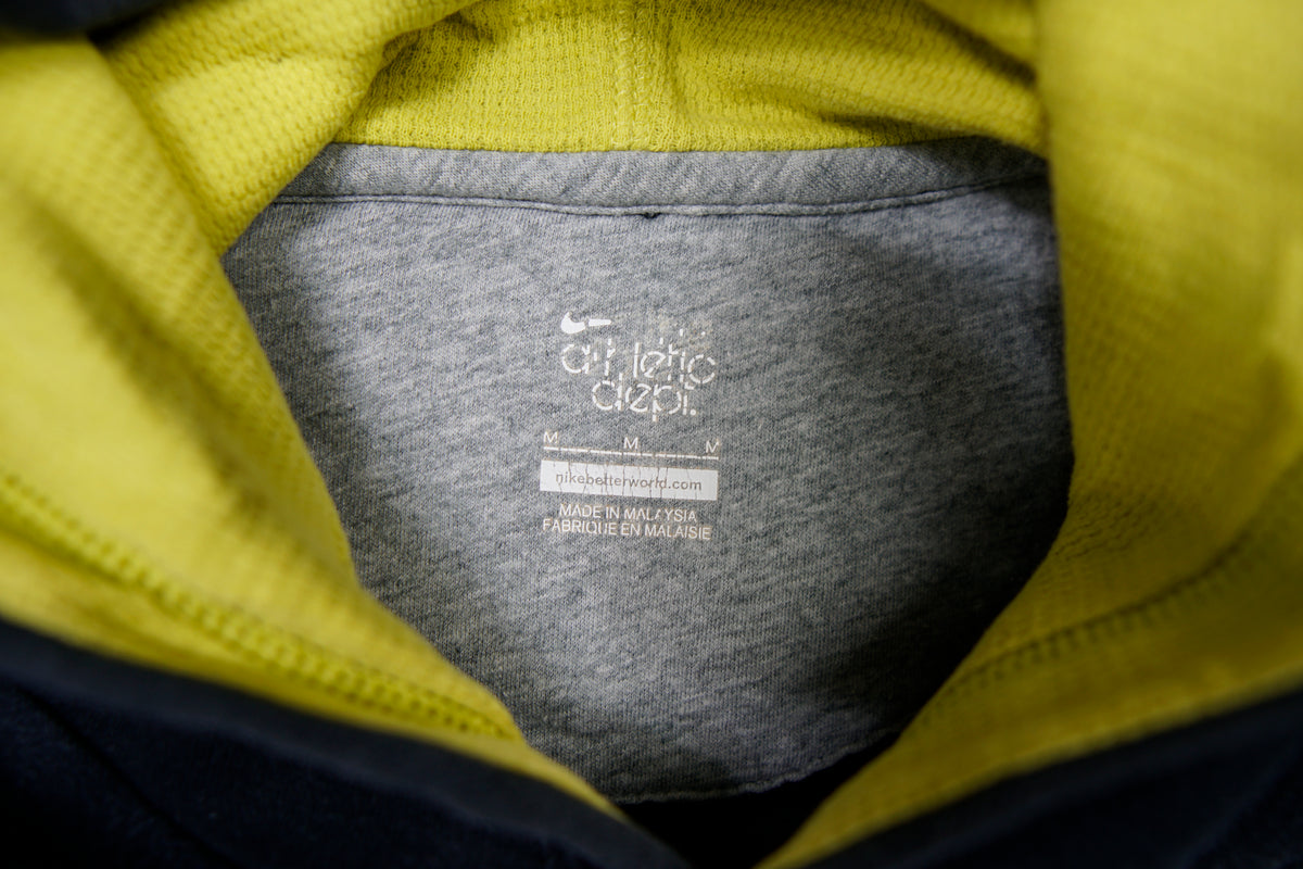 Nike Pullover | M