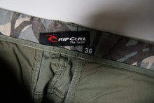 Load image into Gallery viewer, Vintage RipCurl Cargo Pants | 36