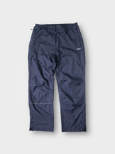 Load image into Gallery viewer, Vintage Umbro Trackpants | M
