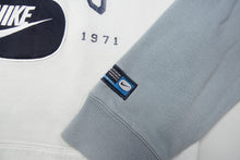 Load image into Gallery viewer, Vintage Nike Pullover | S