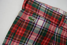 Load image into Gallery viewer, Vintage Lacoste Shorts | L