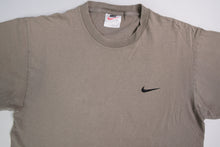 Load image into Gallery viewer, Vintage Nike T-Shirt | M