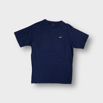 Nike T-Shirt in navy blue with a small white embroidered swoosh on the chest