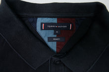 Load image into Gallery viewer, Tommy Hilfiger Poloshirt | XL