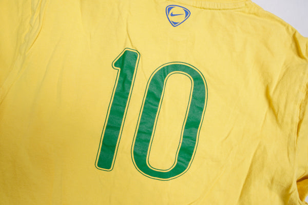 Vintage Nike Brasil Ronaldinho T-Shirt | M