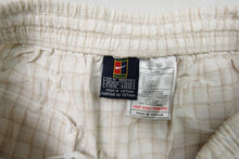 Load image into Gallery viewer, Vintage Nike Shorts | M