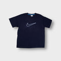 Nike T-Shirt in navy blue featuring a light blue outlined Swoosh logo across the chest.
