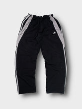 Load image into Gallery viewer, Vintage Adidas Trackpants | L