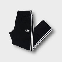Load image into Gallery viewer, Vintage Adidas Trackpants | M