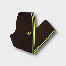 Load image into Gallery viewer, Vintage Adidas Trackpants | M