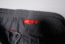 Load image into Gallery viewer, Vintage Puma Trackpants | M