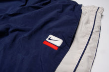 Load image into Gallery viewer, Vintage Nike Trackpants | XS