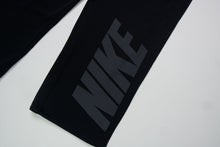Load image into Gallery viewer, Nike Therma Fit Trackpants | M