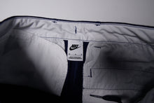 Load image into Gallery viewer, Nike Chino Pants | M / 30