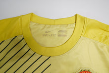 Load image into Gallery viewer, Nike Manchester United 13-14 Goalkeeper Jersey | M