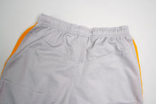 Load image into Gallery viewer, Vintage Nike Shorts | S