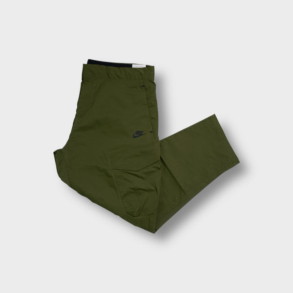 Nike Cargo Pants | 38