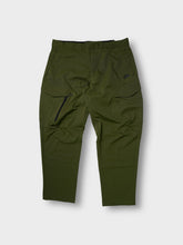 Load image into Gallery viewer, Nike Cargo Pants | 38