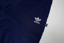 Load image into Gallery viewer, Vintage Adidas Trackpants | M